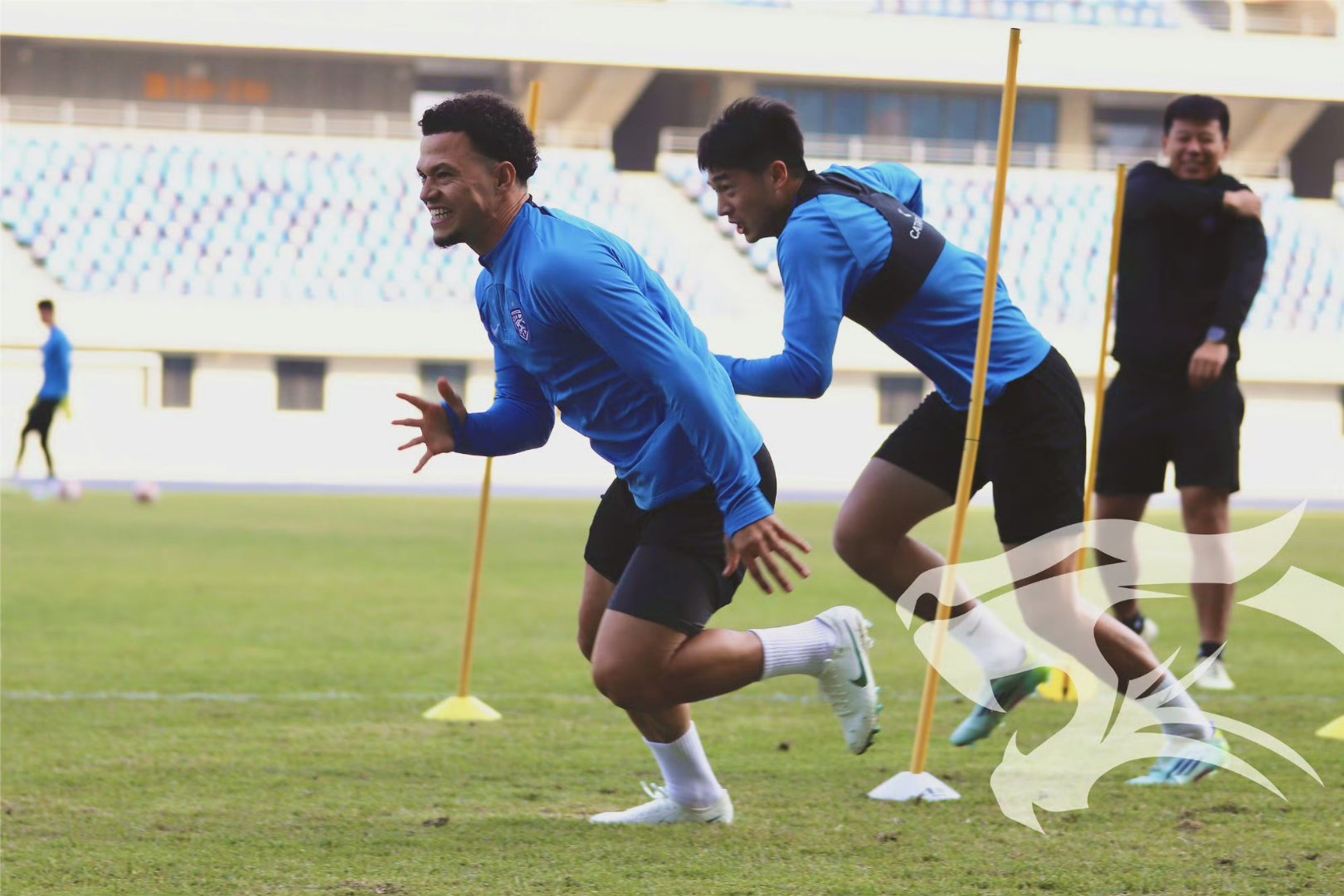 在武汉三镇赛场上演亚冠，绝杀，引发教练席炸锅的简单介绍