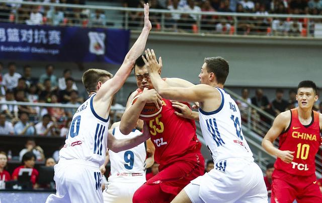 马来西亚球队大胜对手，坐稳榜首