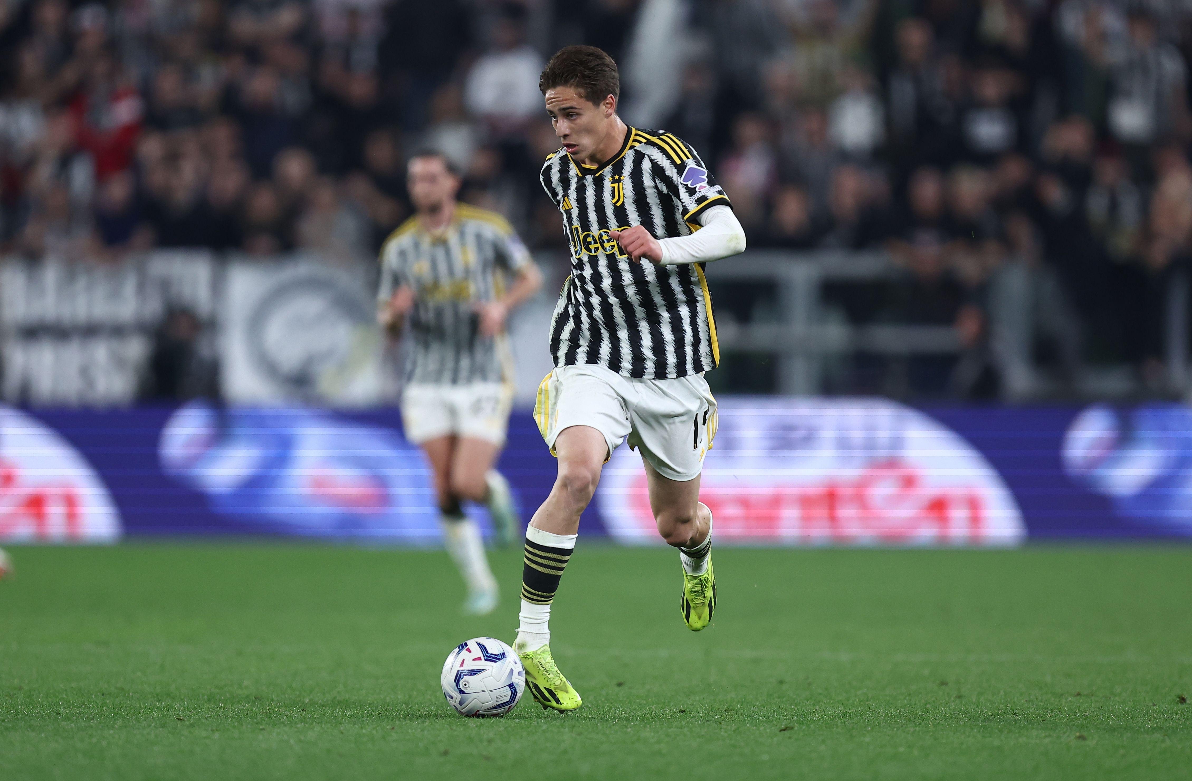 球队握紧拳头，积极备战下一场较量的简单介绍