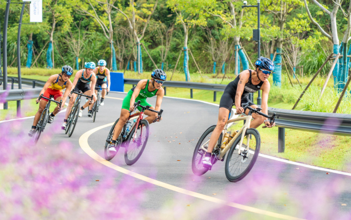 铁人三项男子团体决赛选手激战至最后一刻的简单介绍 铁人三项男子团体决赛选手激战至最后一刻的简单介绍
