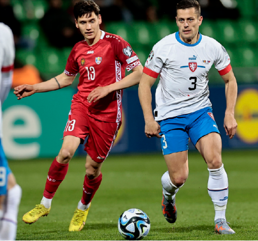 关于捷克大胜摩尔多瓦，小组积分榜上紧追乌克兰的信息