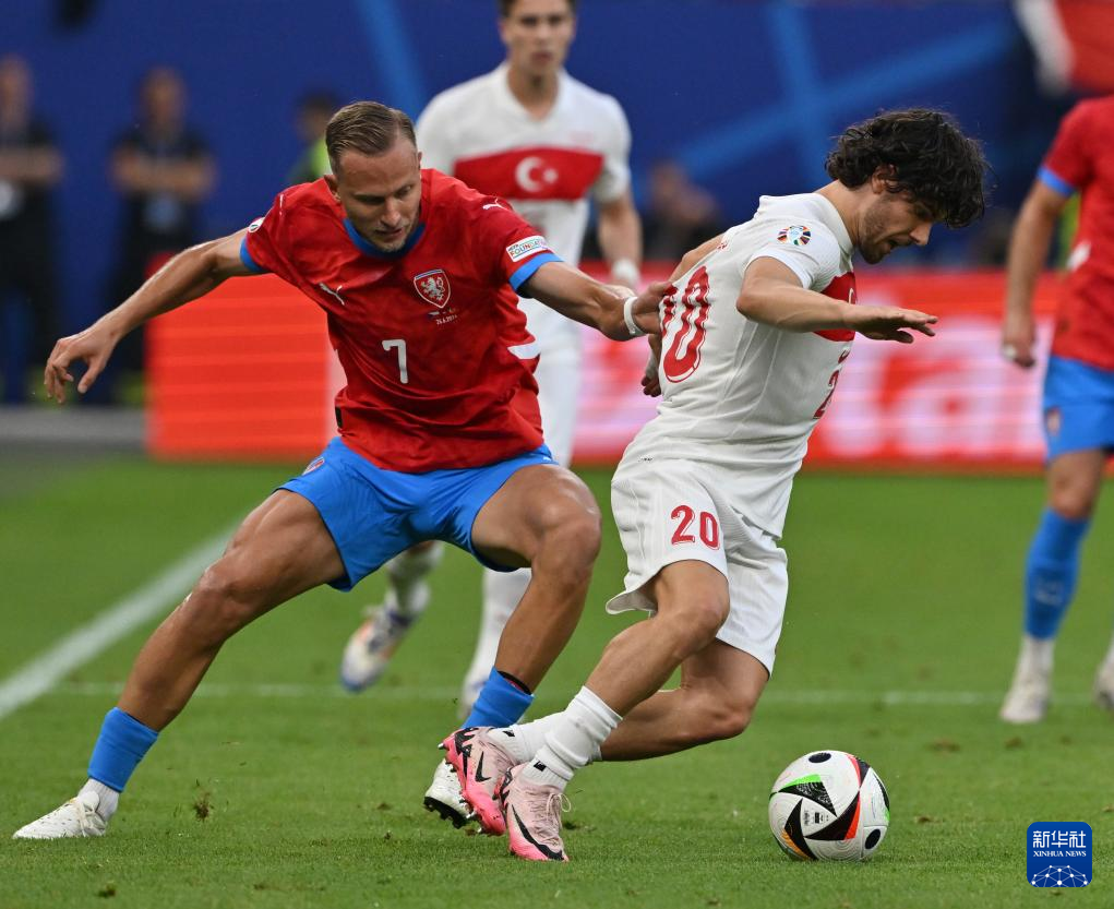 关于捷克队在欧锦赛资格赛中遭遇艰难战局的信息