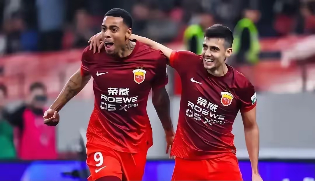 热门球队获得重要胜利,冲击冠军宝座 热门球队获得重要胜利,冲击冠军宝座