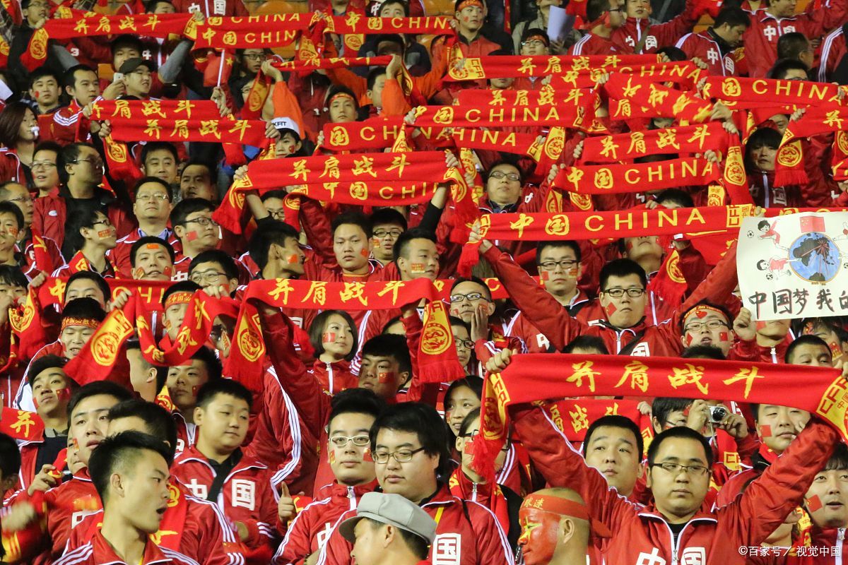 国足强势晋级国际比赛半决赛，一路向前