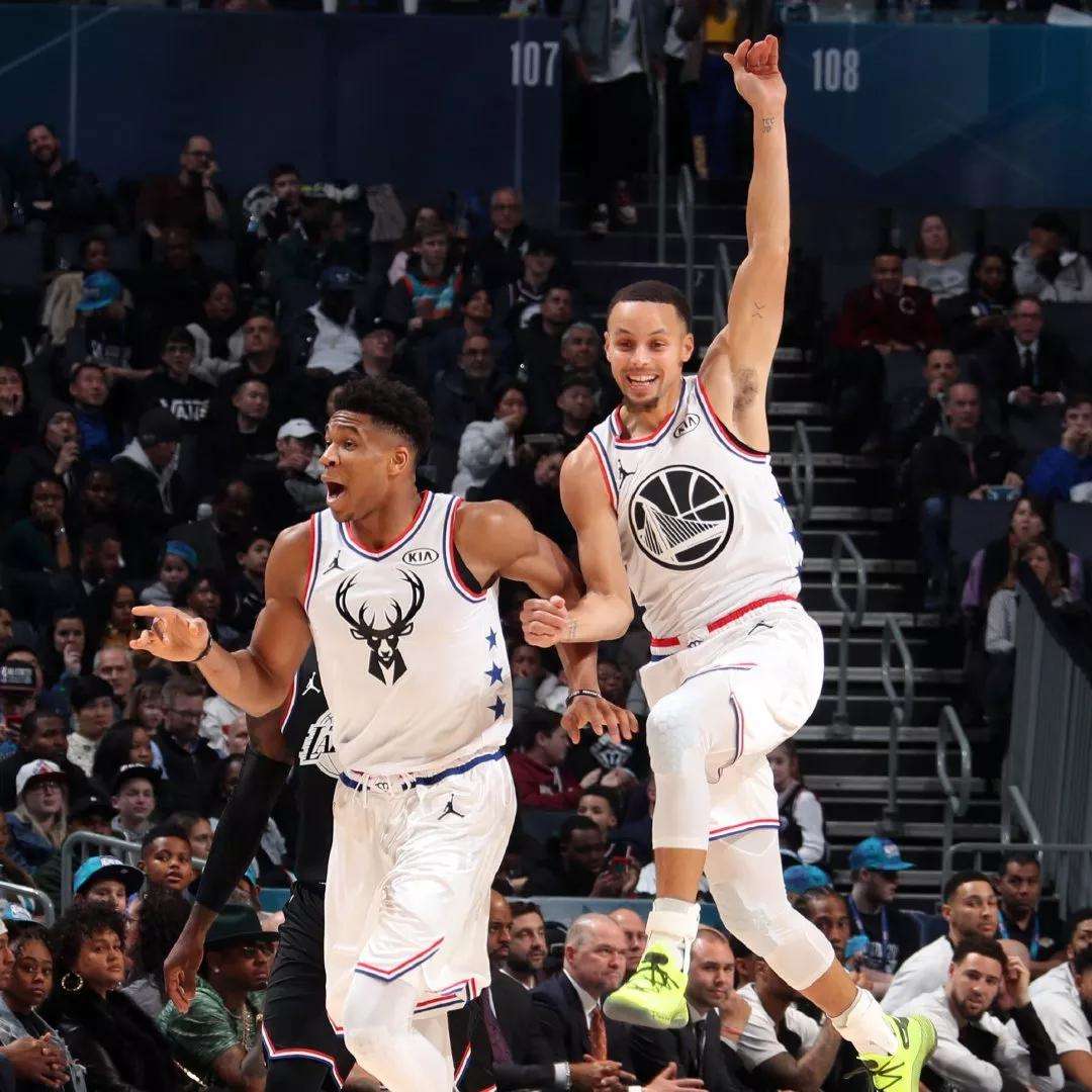 包含联赛竞技：老鹰队与雄鹿队激战犹未决胜负的词条