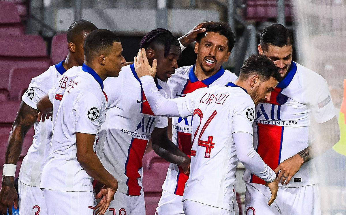 包含巴黎圣日耳曼球员寻求更多上场时间的词条