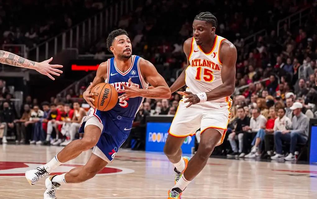 老鹰后卫发挥出彩，关键时刻关键球帮助球队胜出的简单介绍