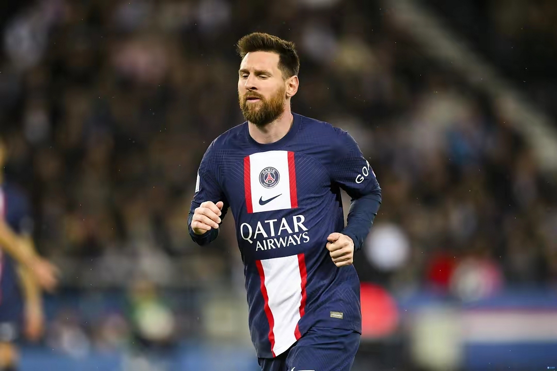 梅西绝杀瞬间震撼球迷，助巴萨队逆袭晋级