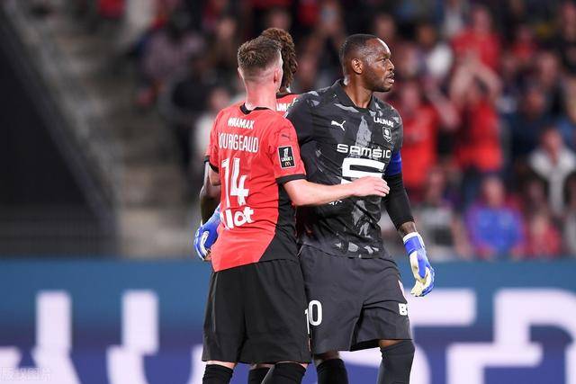 柏林赫塔队员受伤缺席,教练寻找替补方案 柏林赫塔队员受伤缺席,教练寻找替补方案