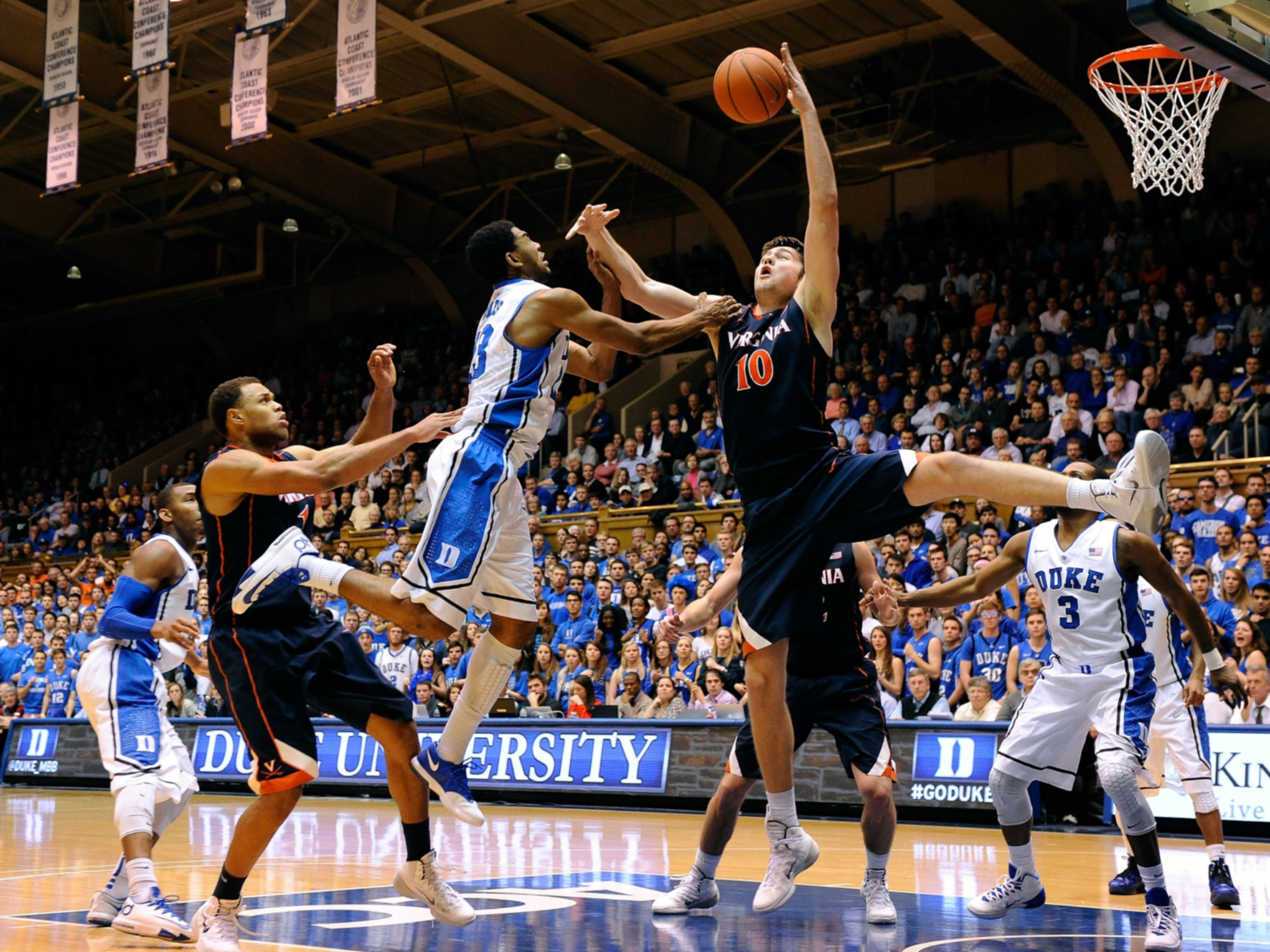 关于外援发威，助球队在关键时刻逆转比赛的信息