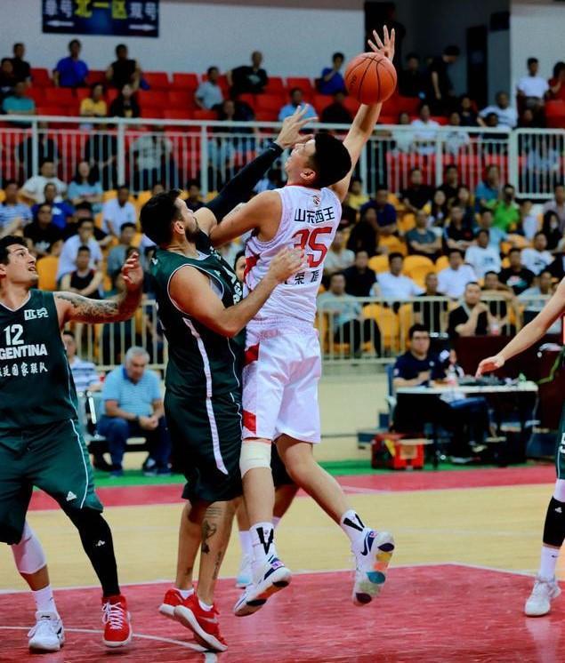 关于球队战术调整获得成功，豪取多场连胜的信息