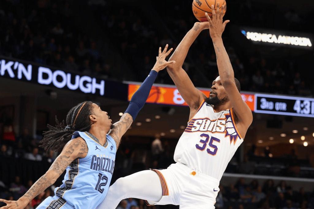 NBA东西擂台战角逐激烈球迷热血沸腾的简单介绍