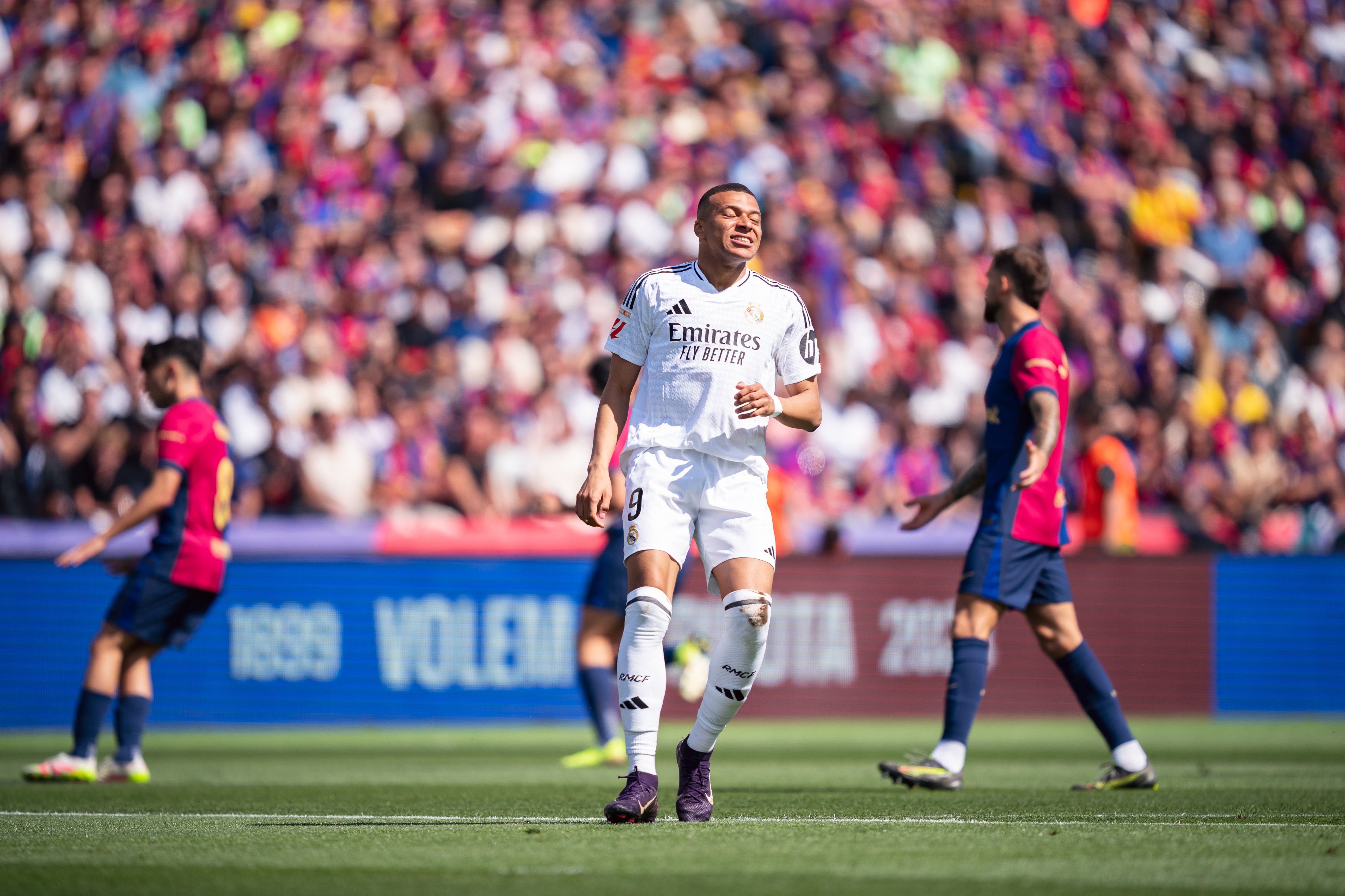 包含巴塞罗那力克皇家马德里，豪取关键胜利的词条