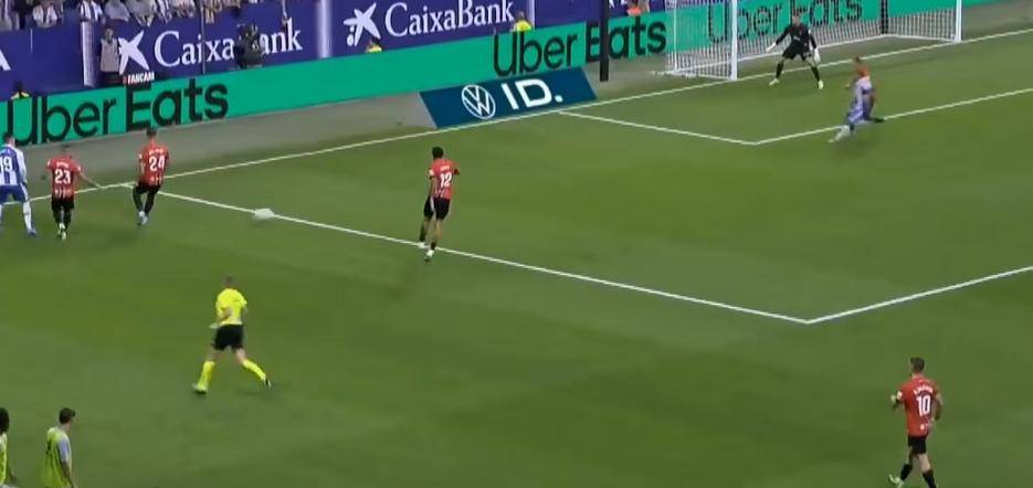 包含第戎客场战平尼姆，积分榜略有上升的词条