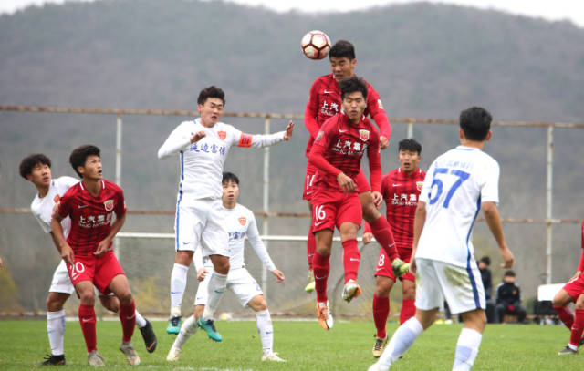 包含青岛中能客场击败江苏苏宁，积分榜上升的词条