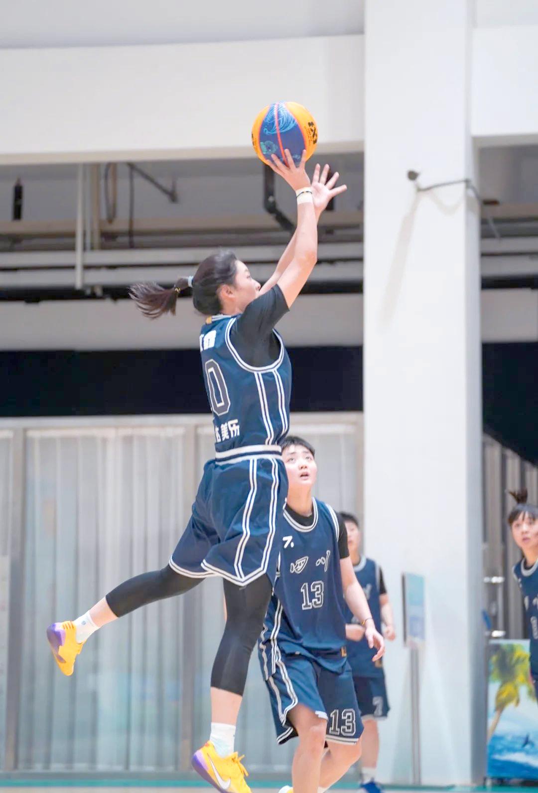 一场备受瞩目的国内篮球赛事中掀起热潮！的简单介绍