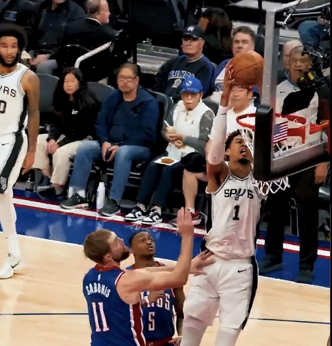 马刺逆转马刺,取得四连胜 马刺逆转马刺,取得四连胜