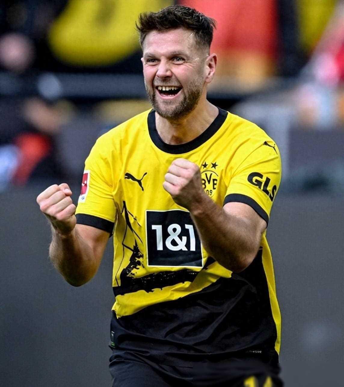 包含马里队击败塞拉利昂，晋级下一轮的词条